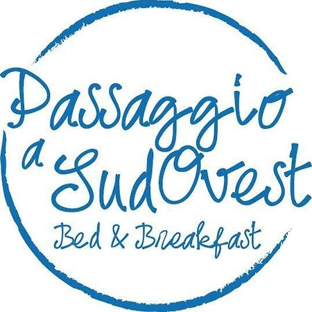 Passaggio A Sud Ovest Bed & Breakfast อีเกลเซียส ภายนอก รูปภาพ