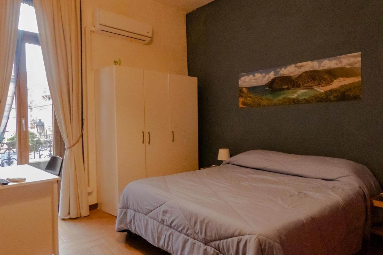 Passaggio A Sud Ovest Bed & Breakfast อีเกลเซียส ภายนอก รูปภาพ