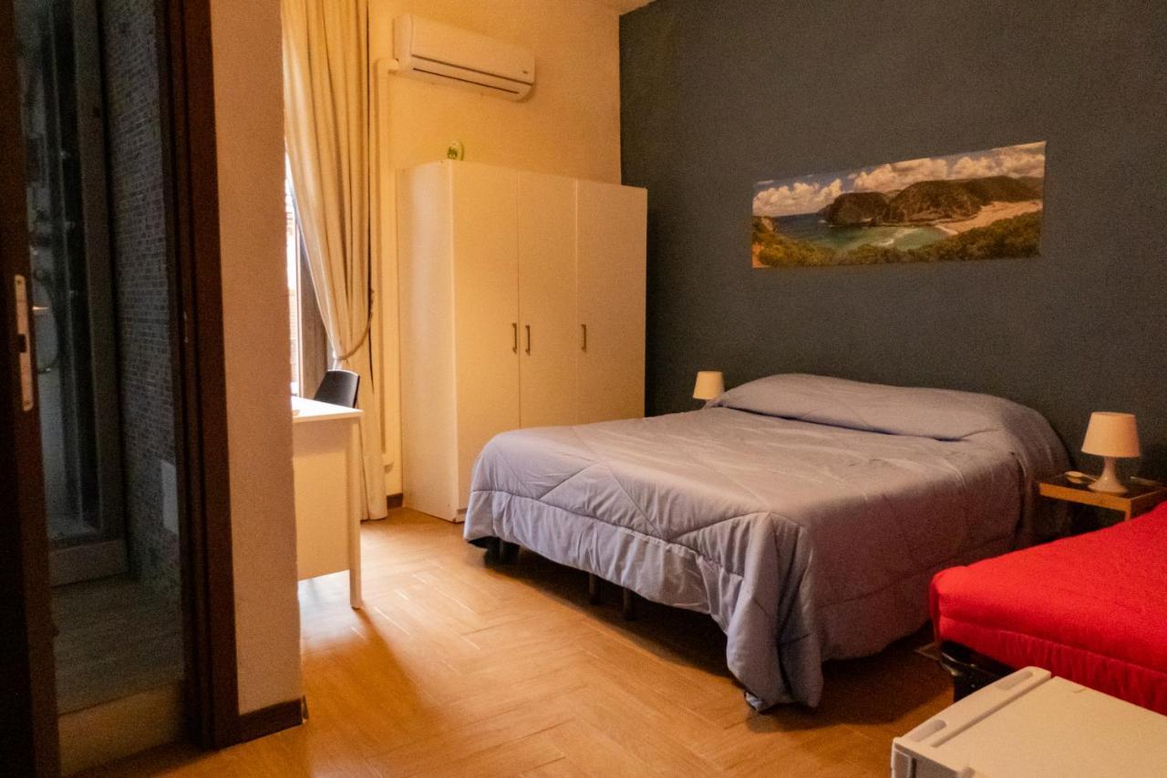 Passaggio A Sud Ovest Bed & Breakfast อีเกลเซียส ภายนอก รูปภาพ