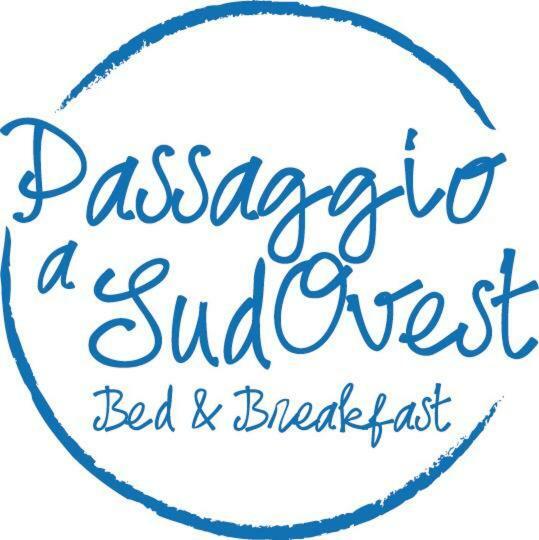 Passaggio A Sud Ovest Bed & Breakfast อีเกลเซียส ภายนอก รูปภาพ